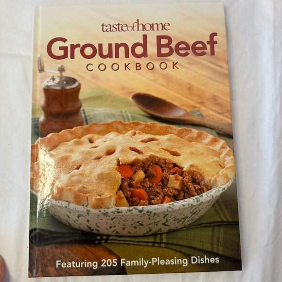 Taste of Home Ground Beef & Best of Country Casseroles Cookbooks Reiman Media - Picture 3 of 16